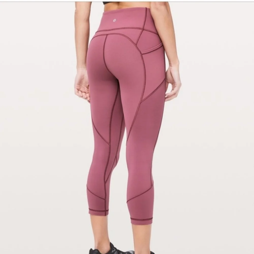 NWOT Lululemon All The Right Places Crop II *23